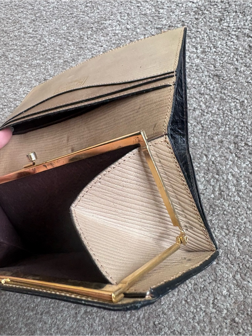 Auth Fendi kisslock leather Ling wallet Vintage - Picture 4 of 12
